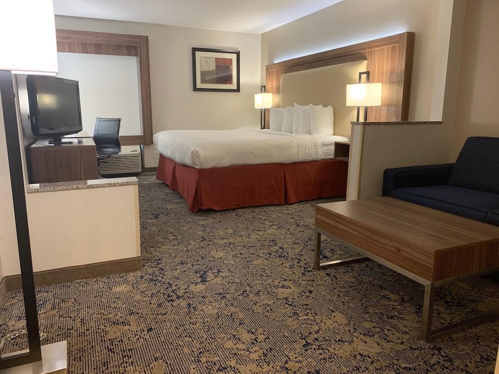 Best Western Plus Kansas City Airport - Kci East Exterior photo